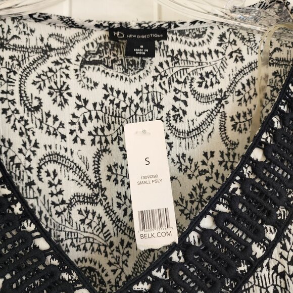 New Directions Black & White Paisley V-Neck Tunic Top With Lace Detail - Picture 4 of 8